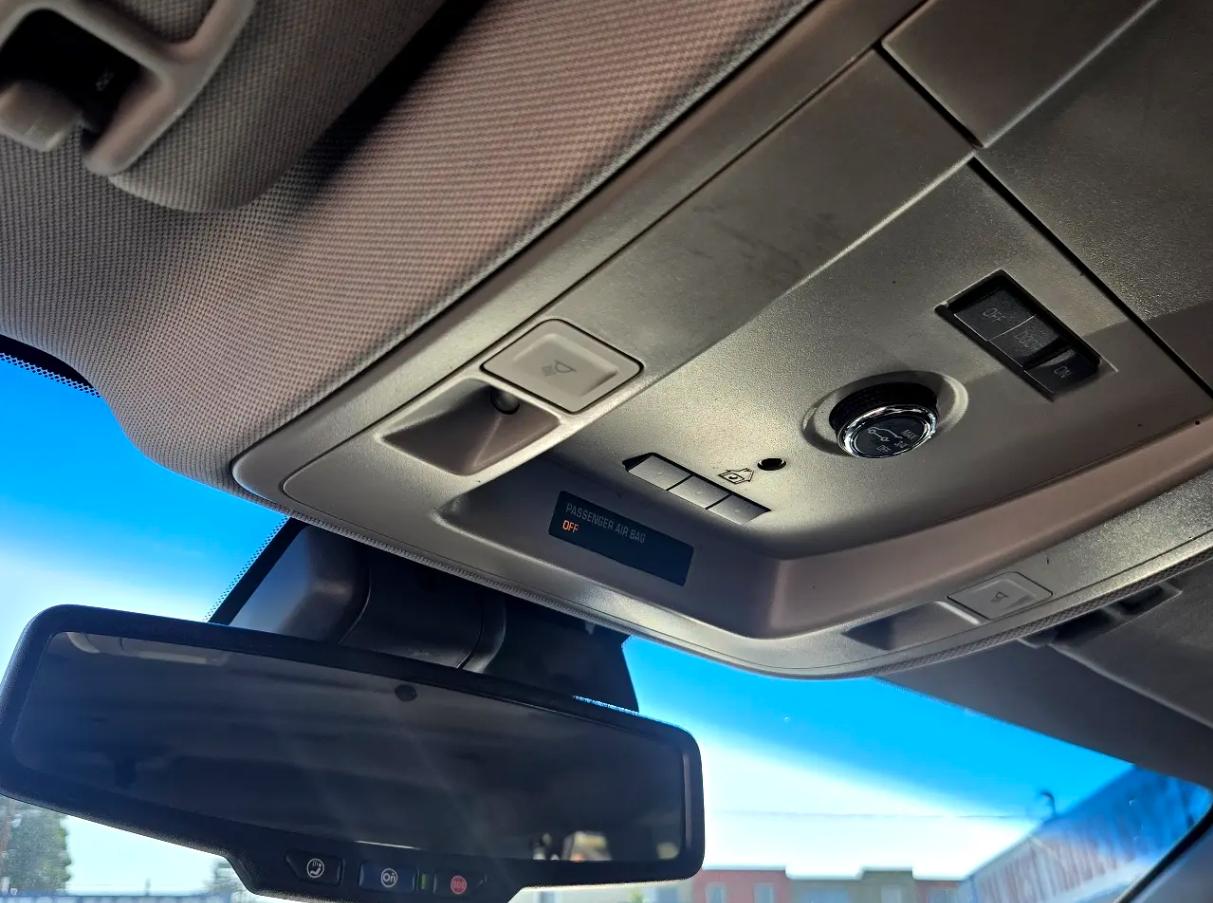 Chevrolet Suburban  2017