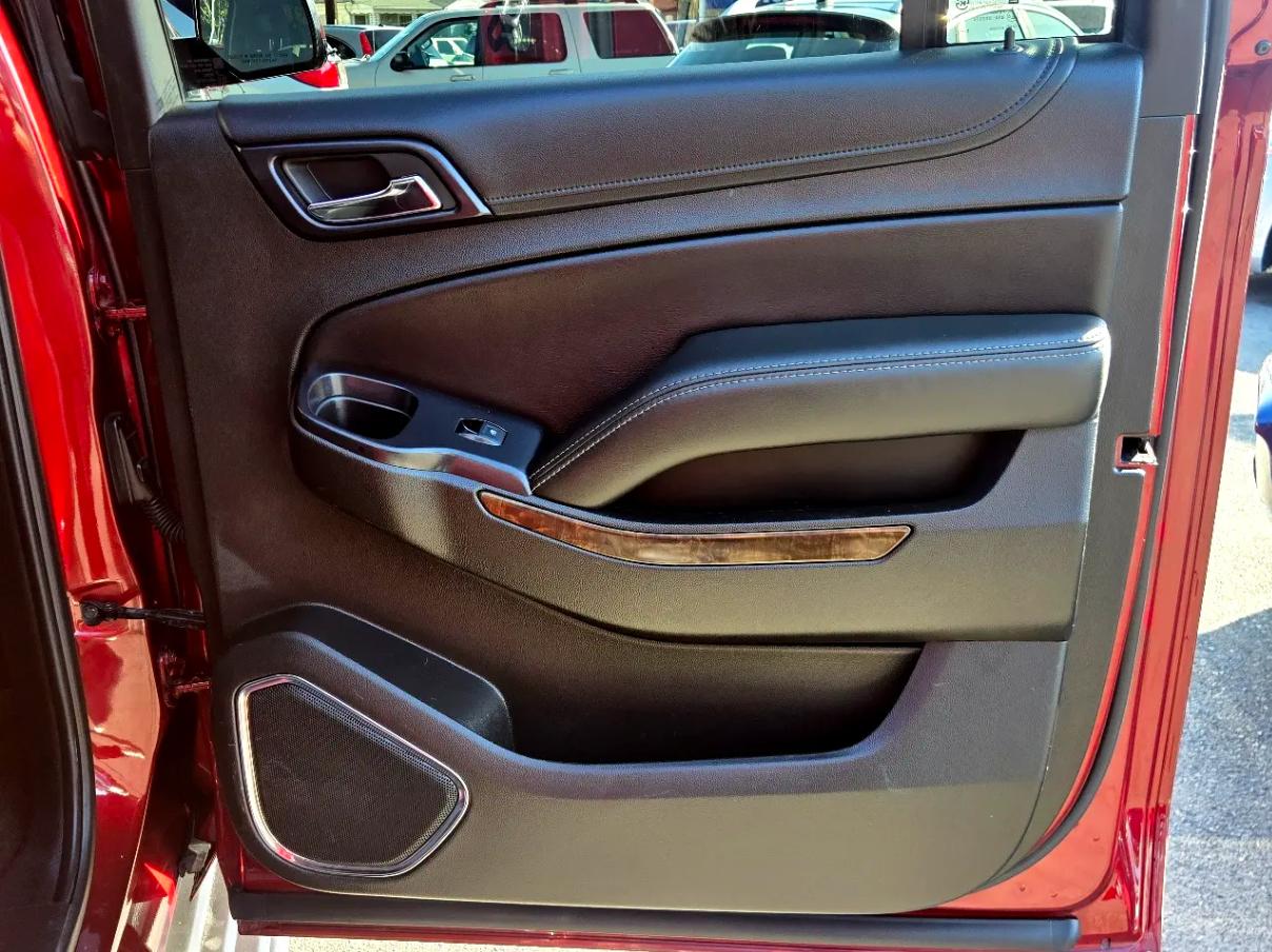 Chevrolet Suburban  2017