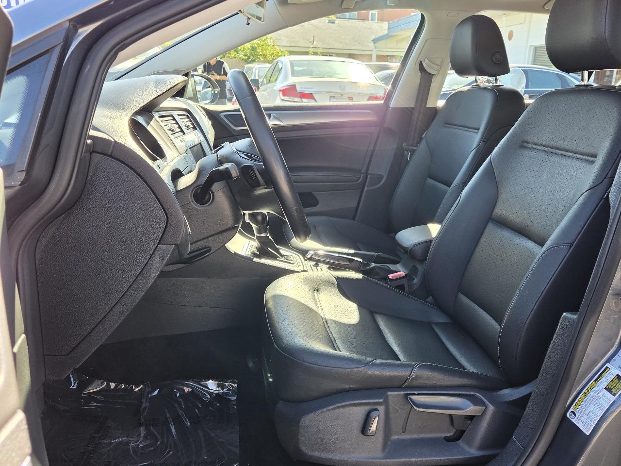Volkswagen Golf  2017