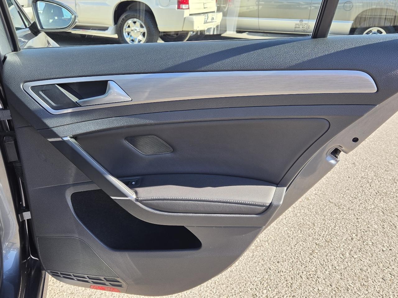 Volkswagen Golf  2017