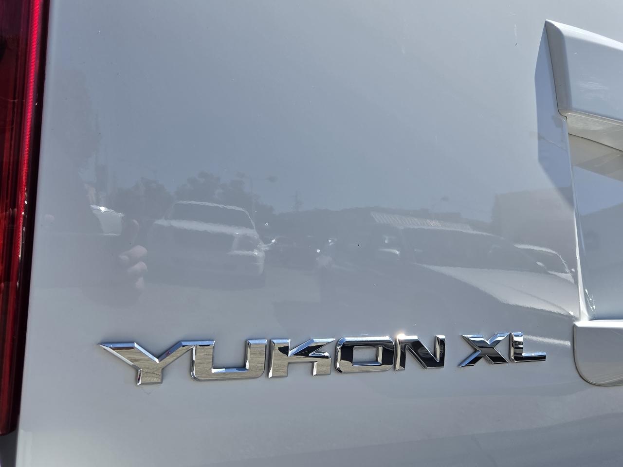 GMC Yukon XL  2013
