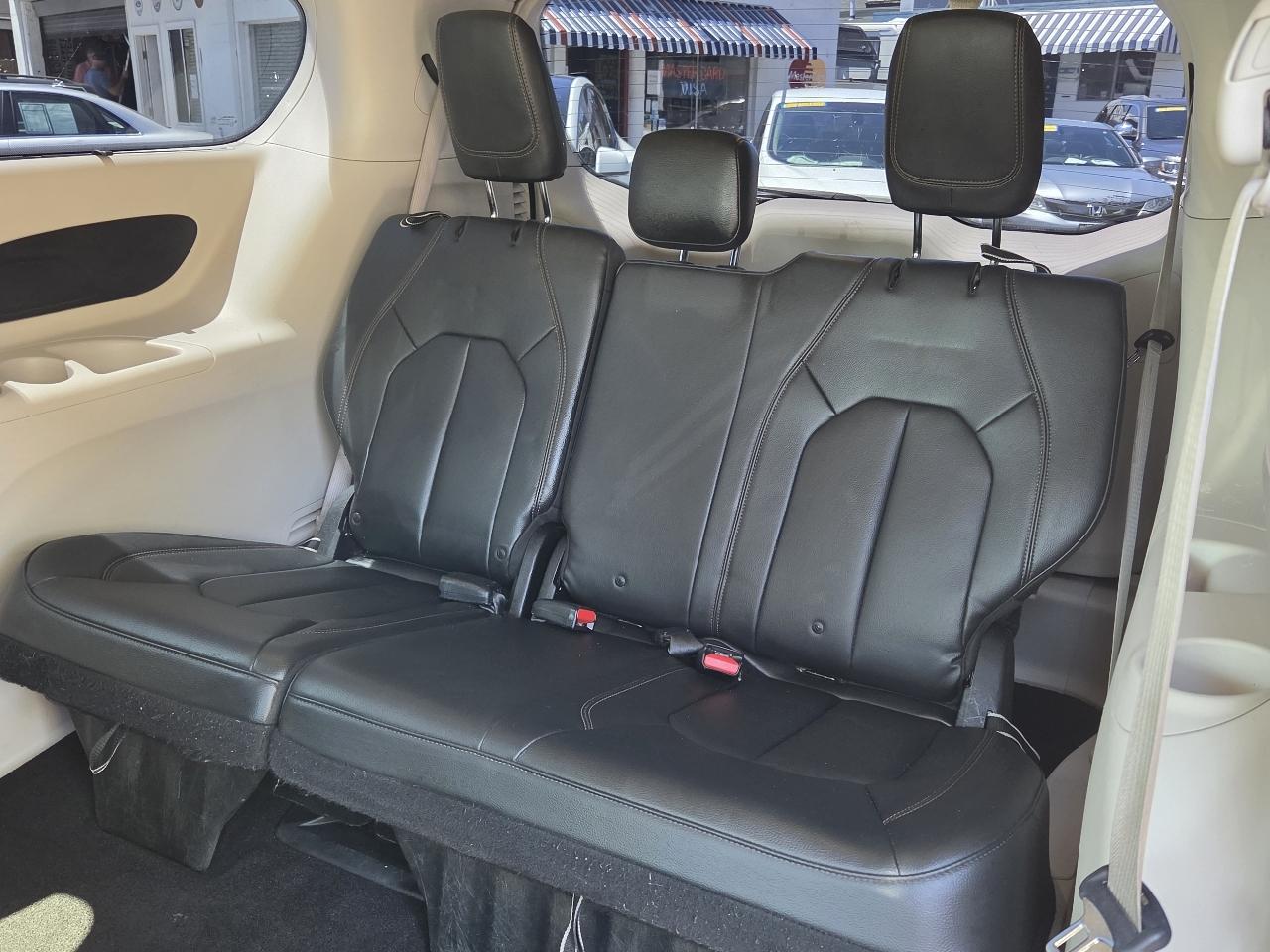 Chrysler Pacifica  2017