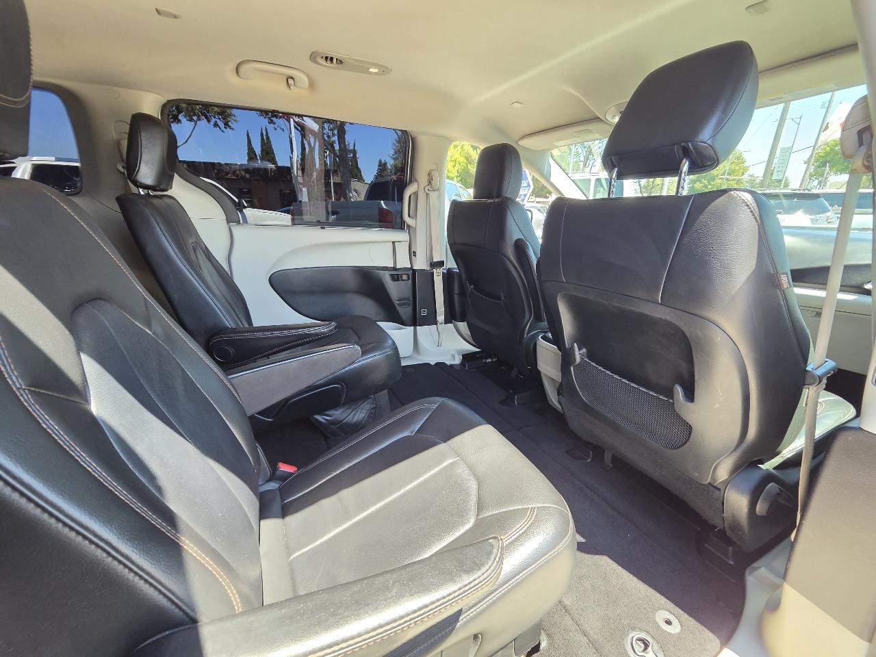 Chrysler Pacifica  2017