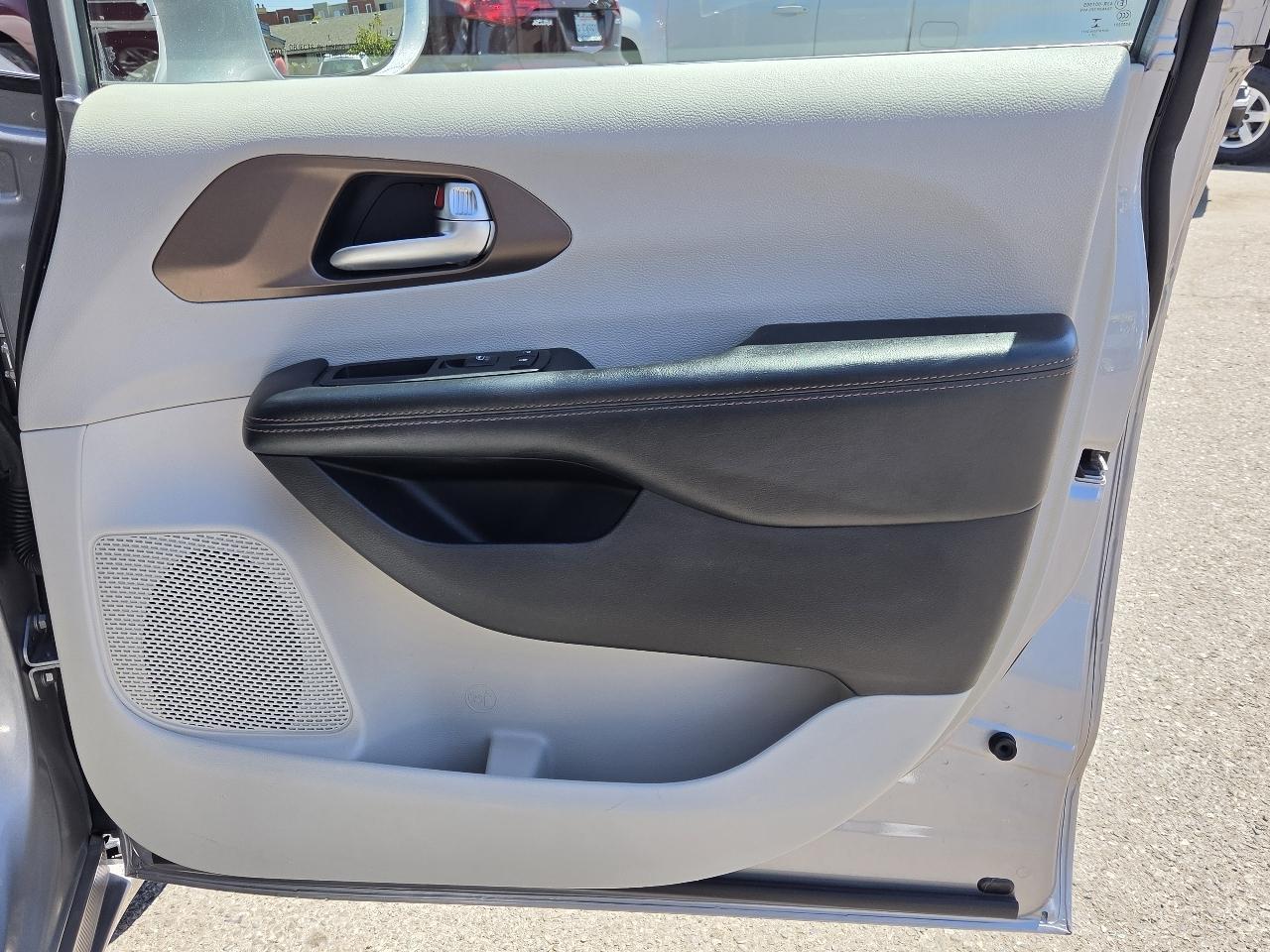 Chrysler Pacifica  2017