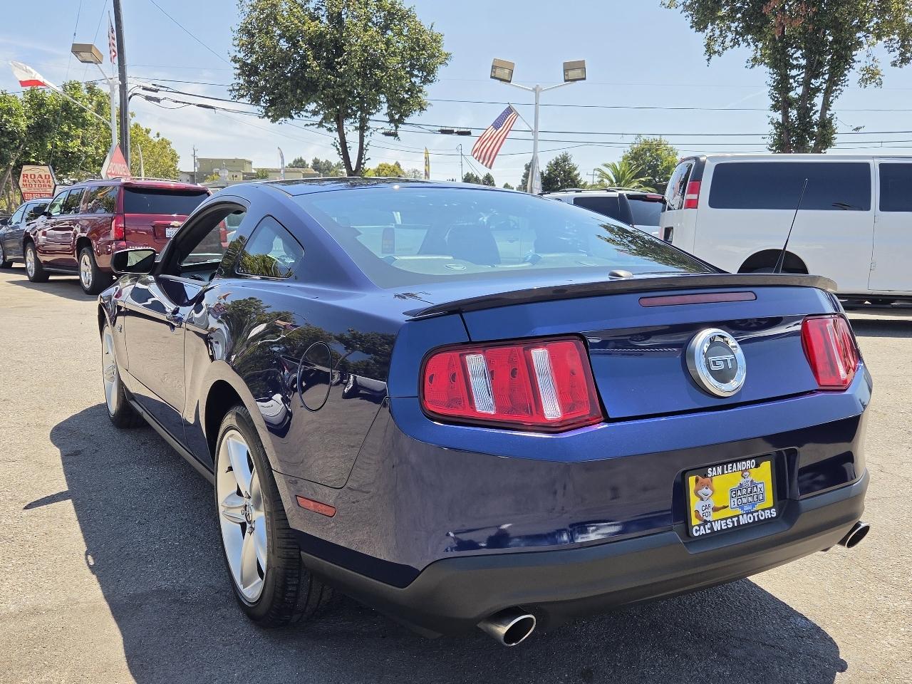 Ford Mustang  2010