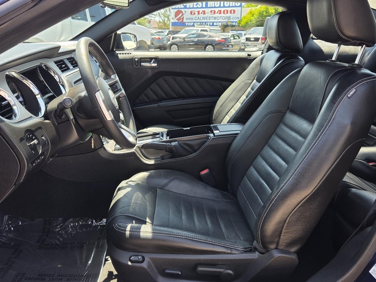 Ford Mustang  2010