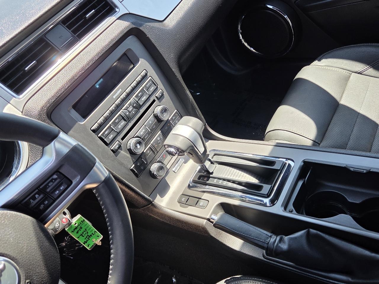 Ford Mustang  2010