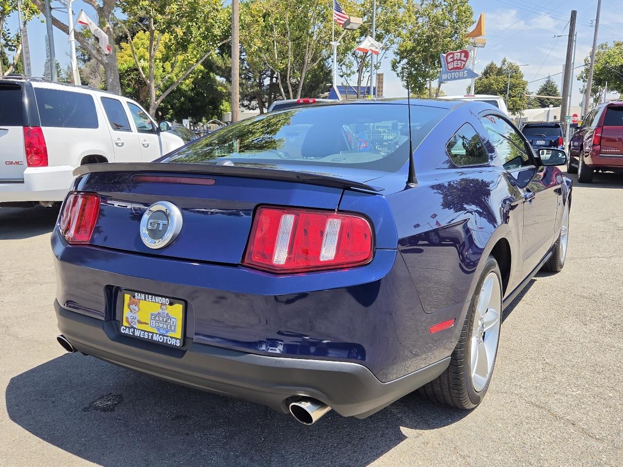 Ford Mustang  2010