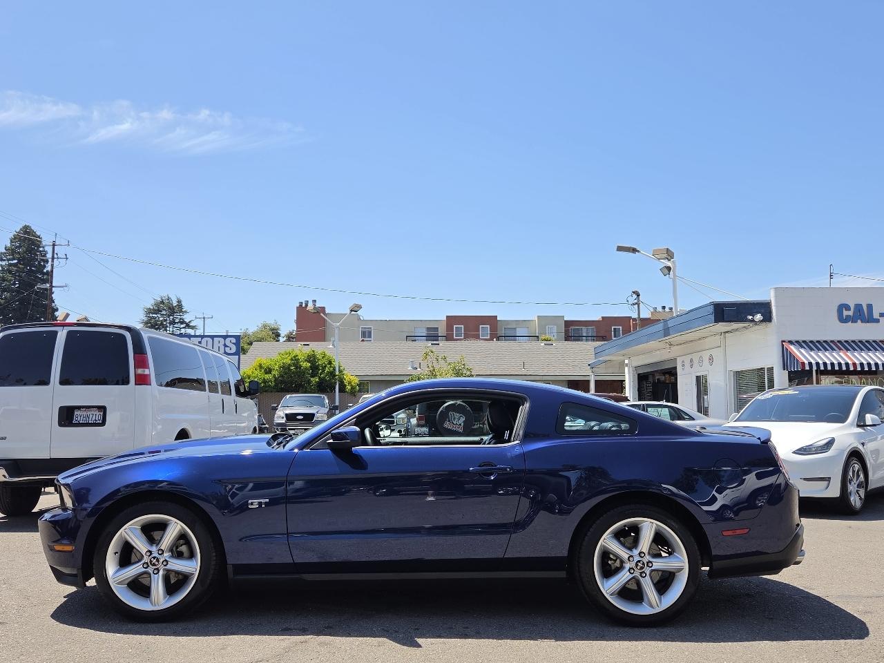 Ford Mustang  2010