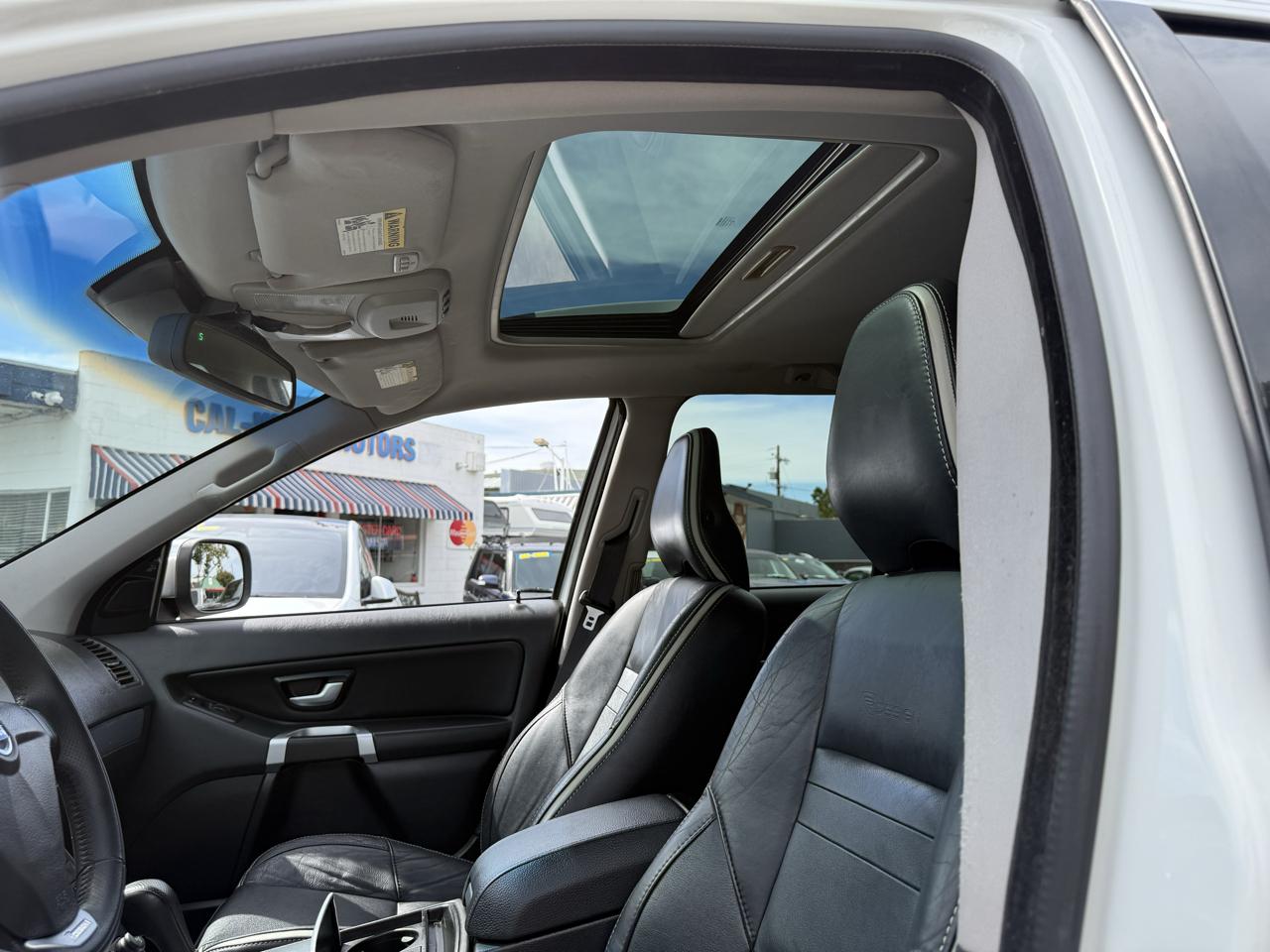 Volvo XC90  2010