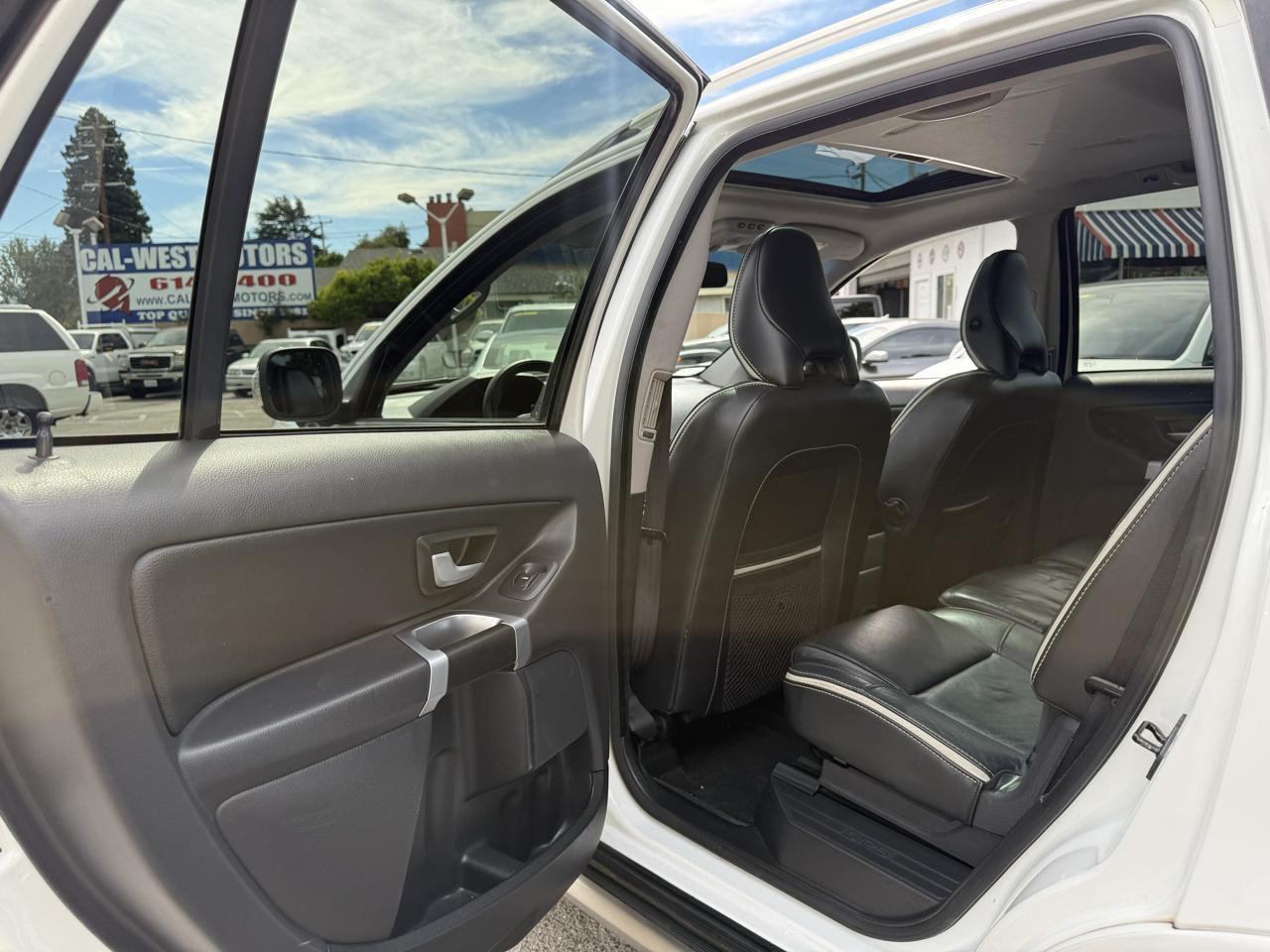 Volvo XC90  2010