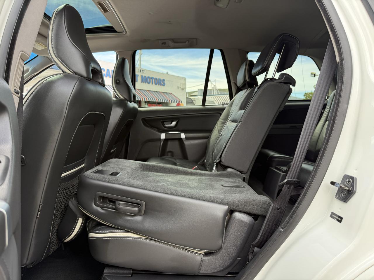 Volvo XC90  2010