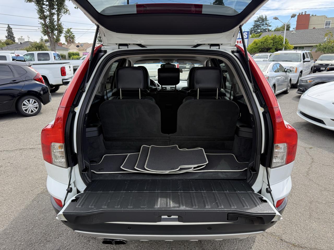 Volvo XC90  2010