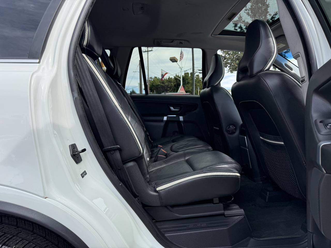Volvo XC90  2010