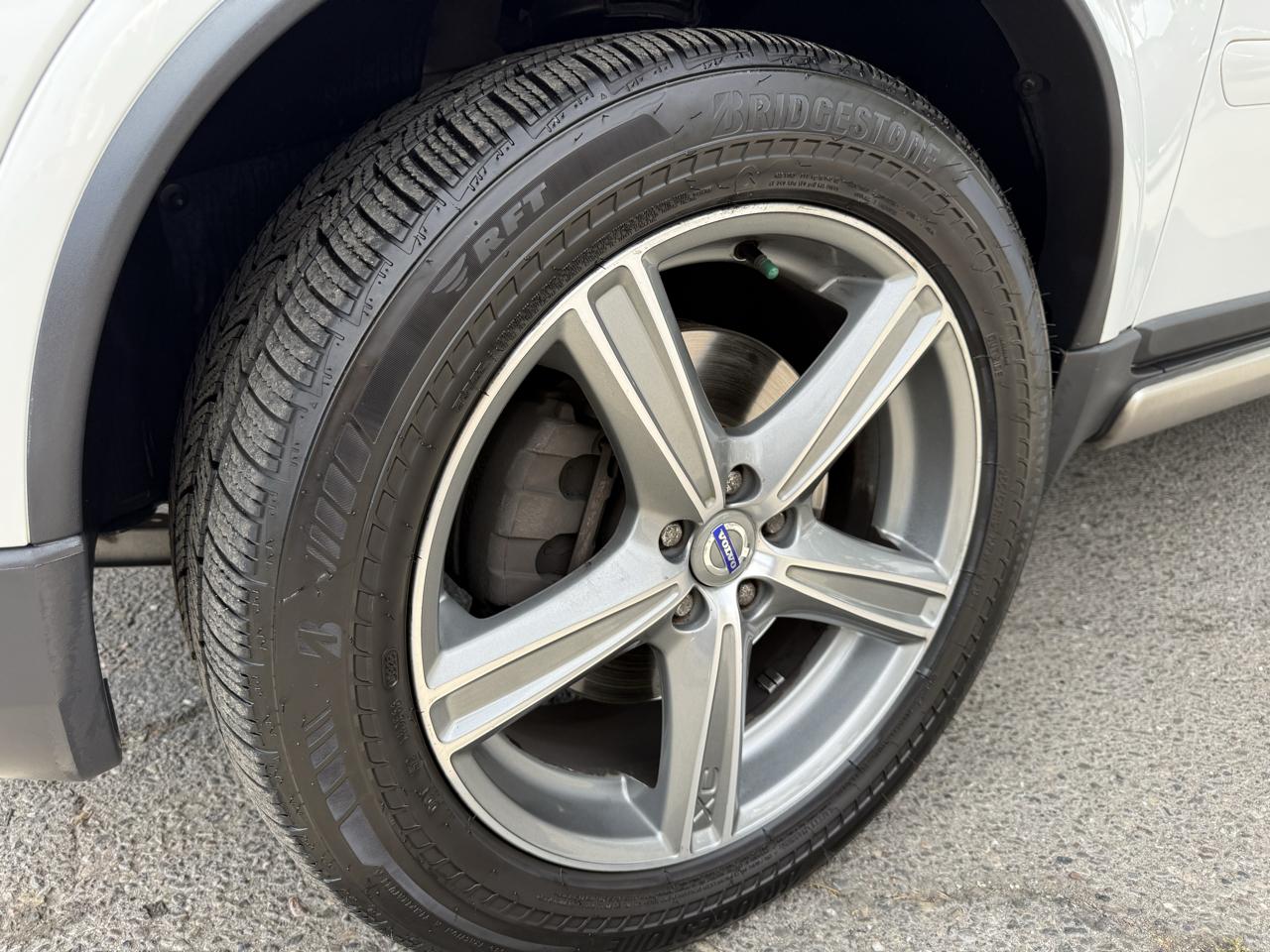 Volvo XC90  2010