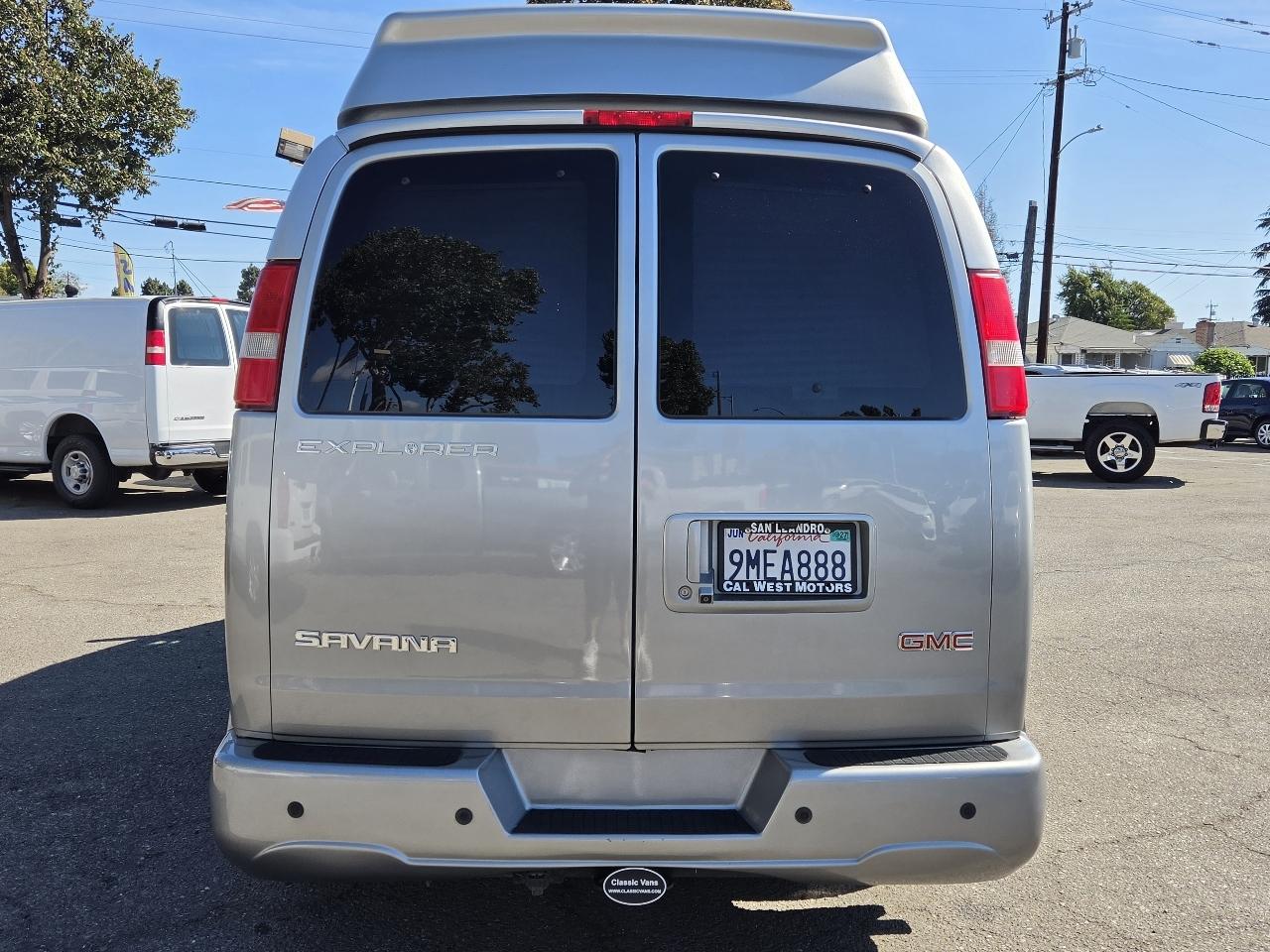 GMC Savana photo 4