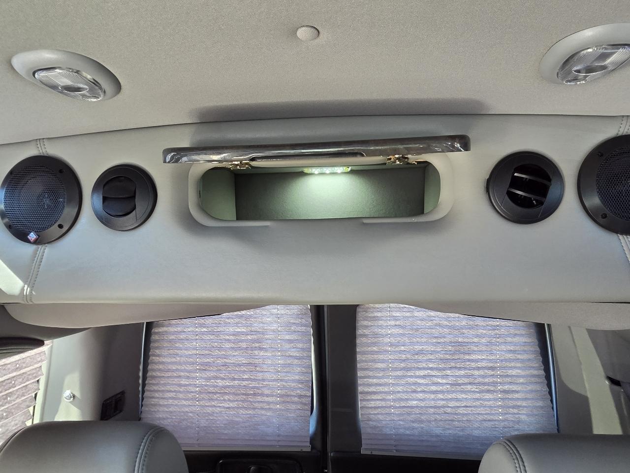 GMC Savana photo 13