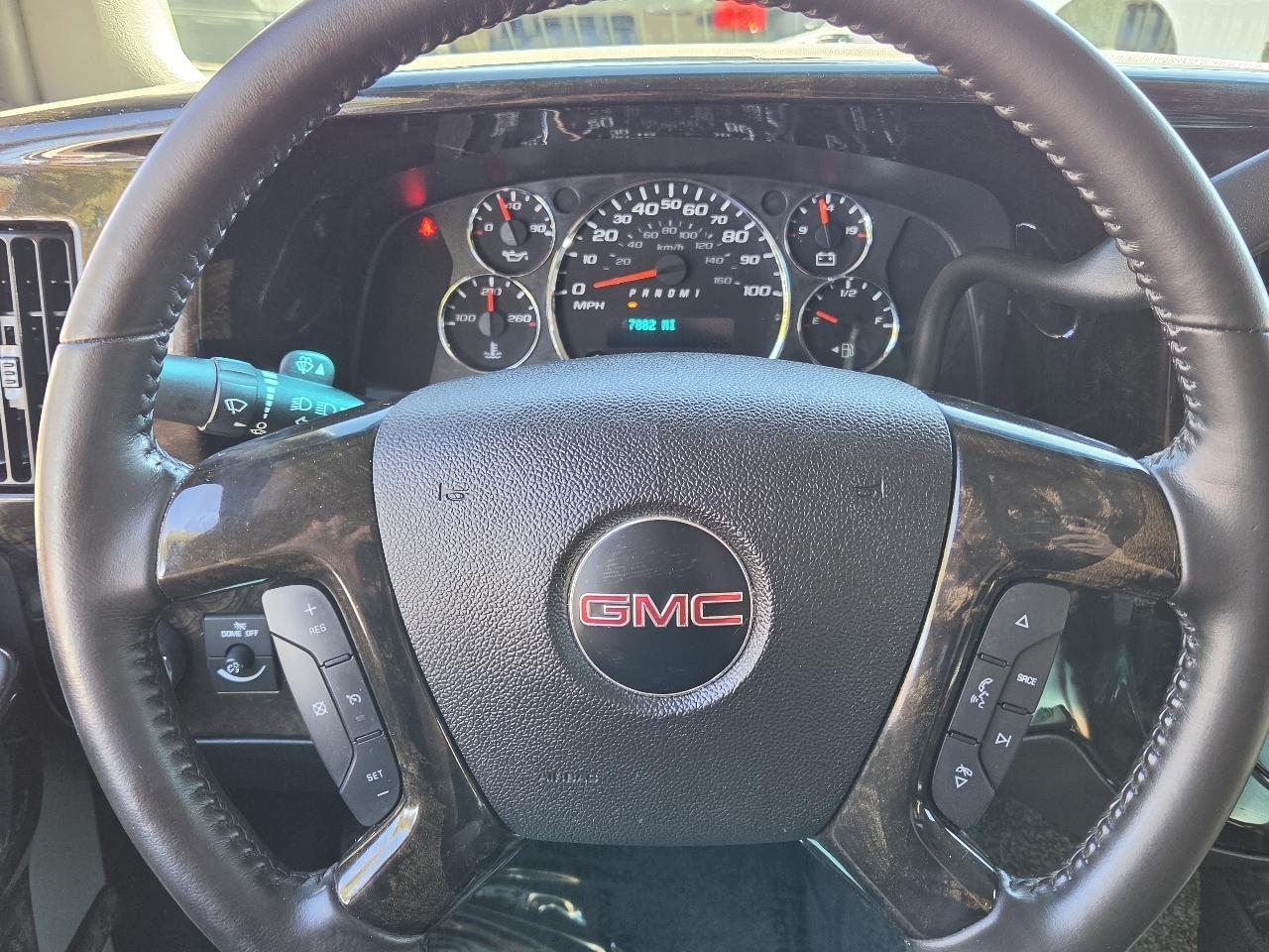 GMC Savana photo 23