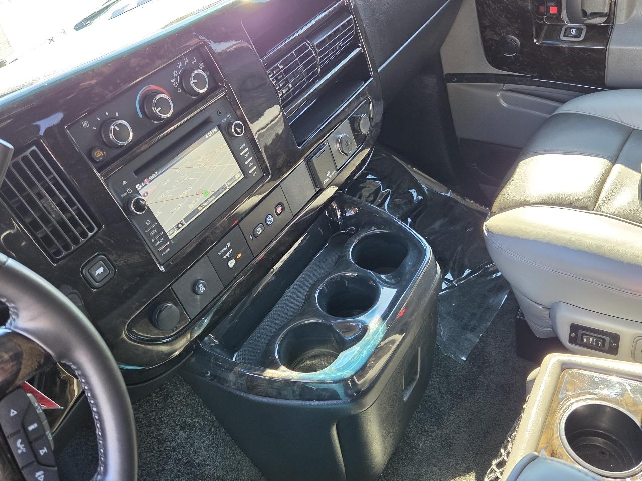 GMC Savana photo 25