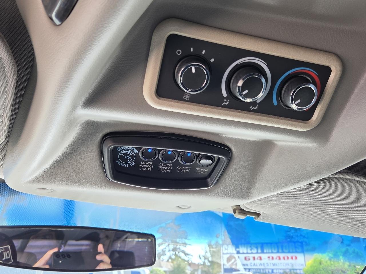 GMC Savana photo 31