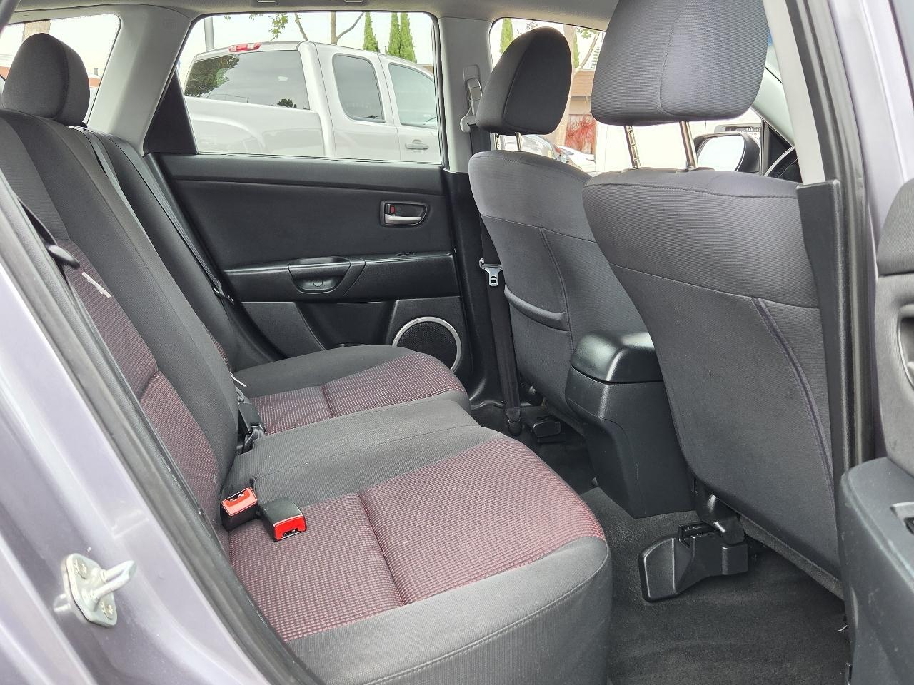 Mazda MAZDA3  2005
