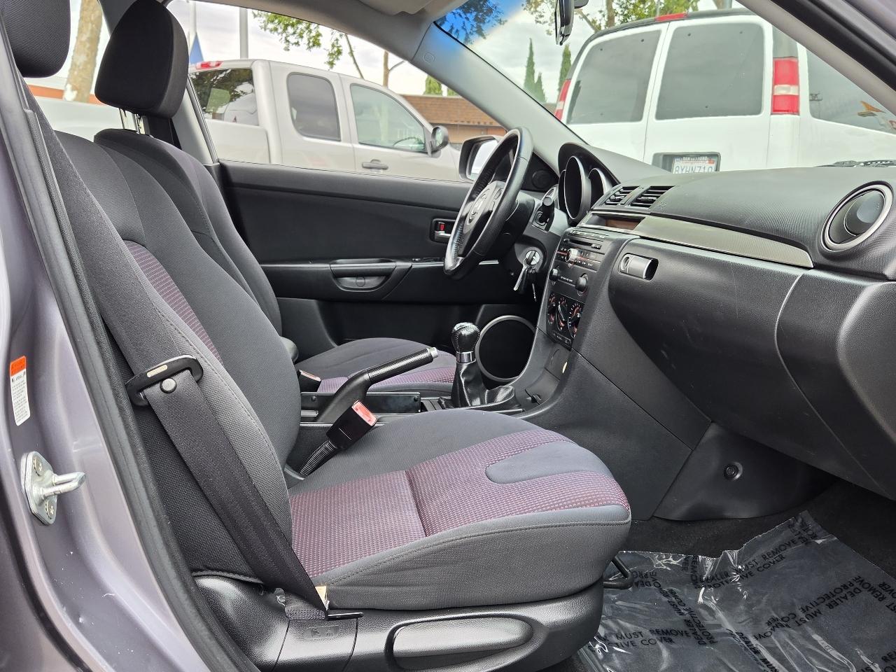 Mazda MAZDA3  2005