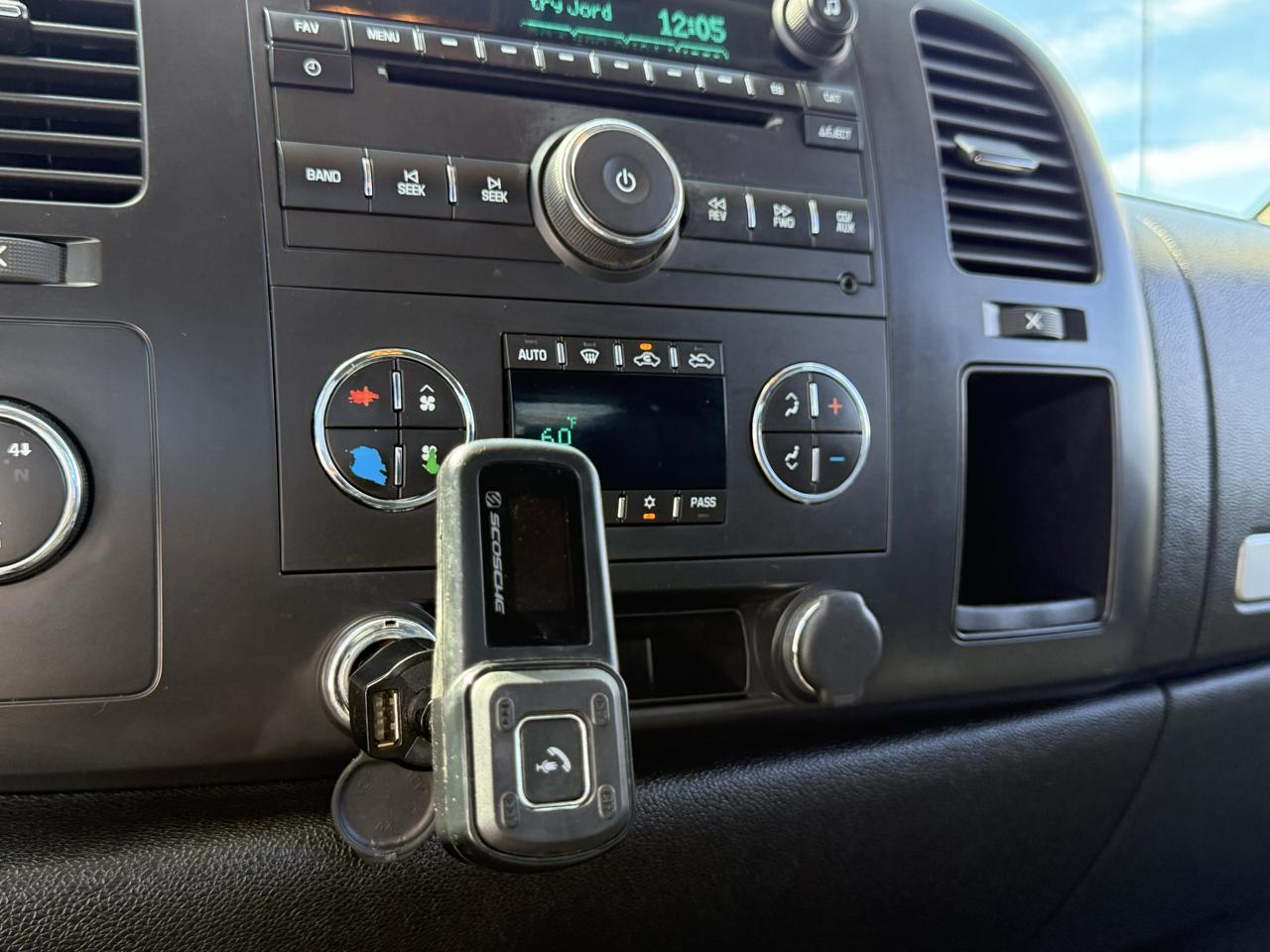 Chevrolet Silverado photo 14