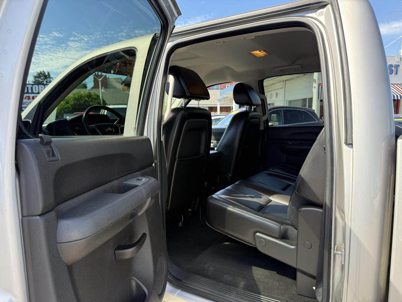 Chevrolet Silverado photo 15