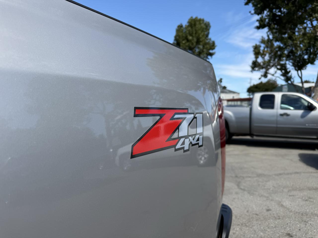 Chevrolet Silverado photo 16