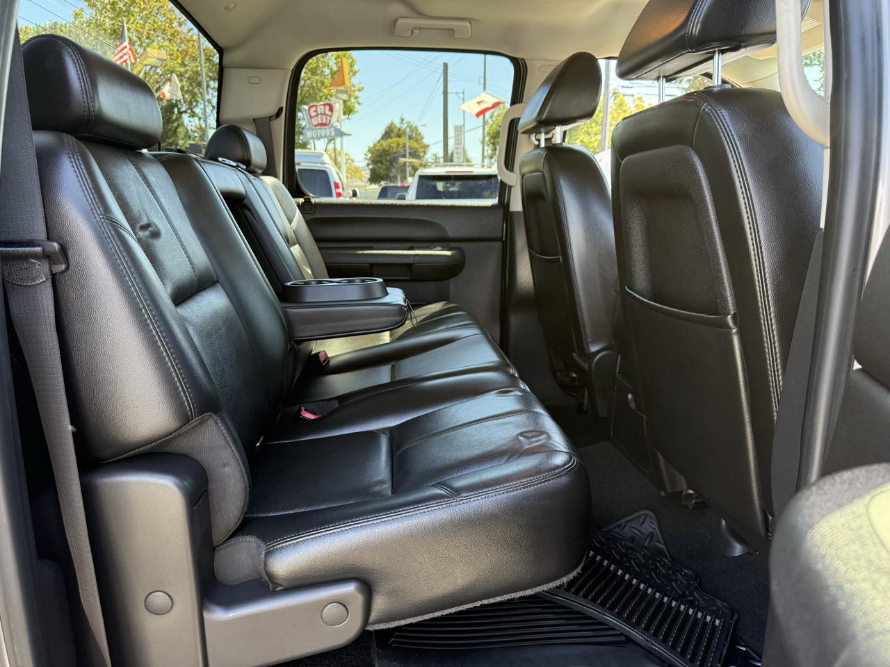 Chevrolet Silverado photo 17
