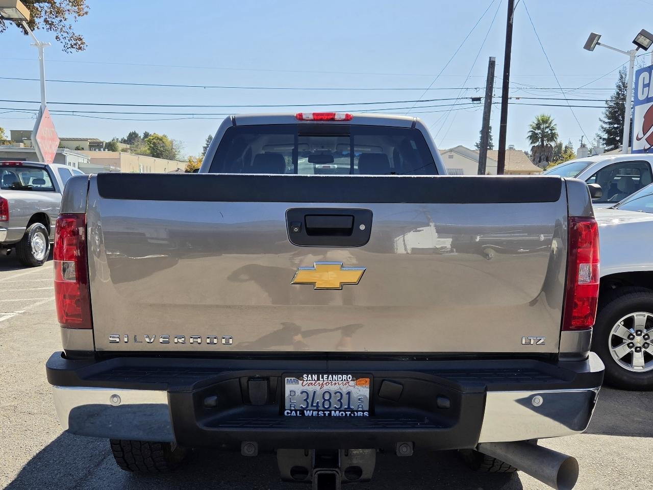 Chevrolet Silverado photo 5