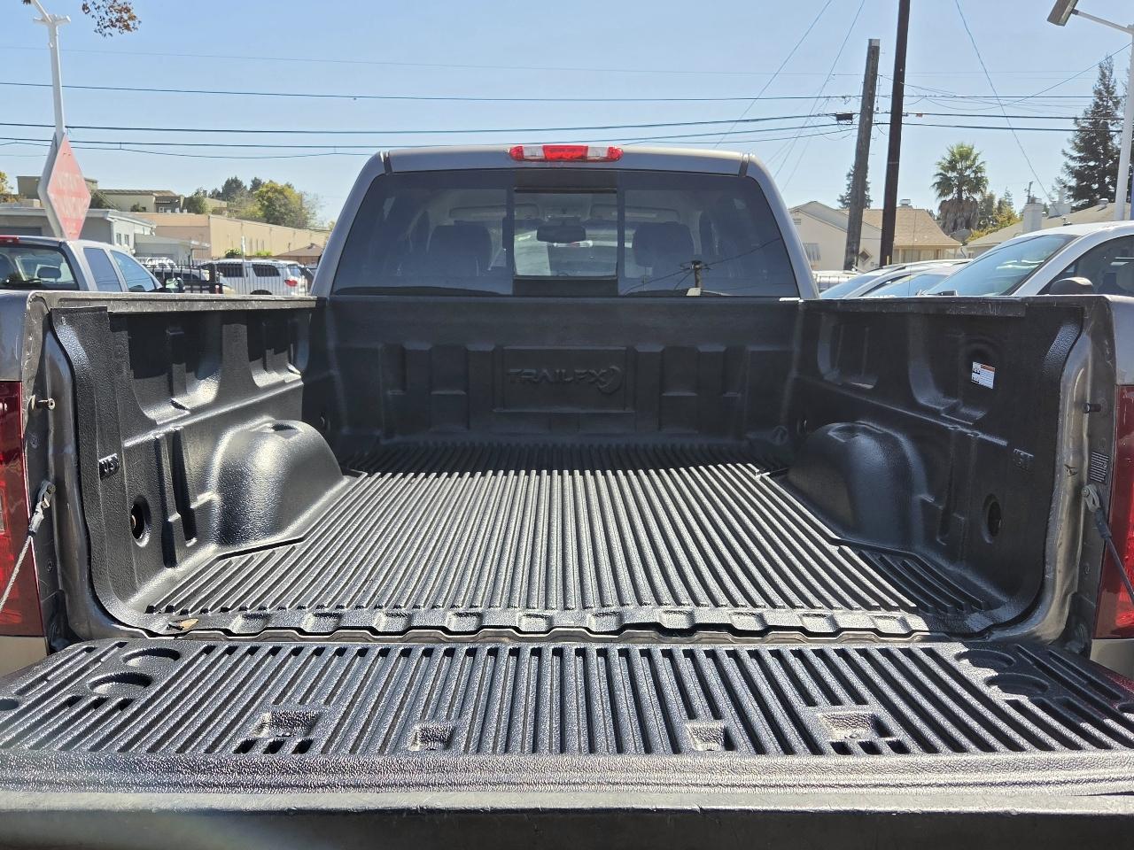 Chevrolet Silverado photo 6