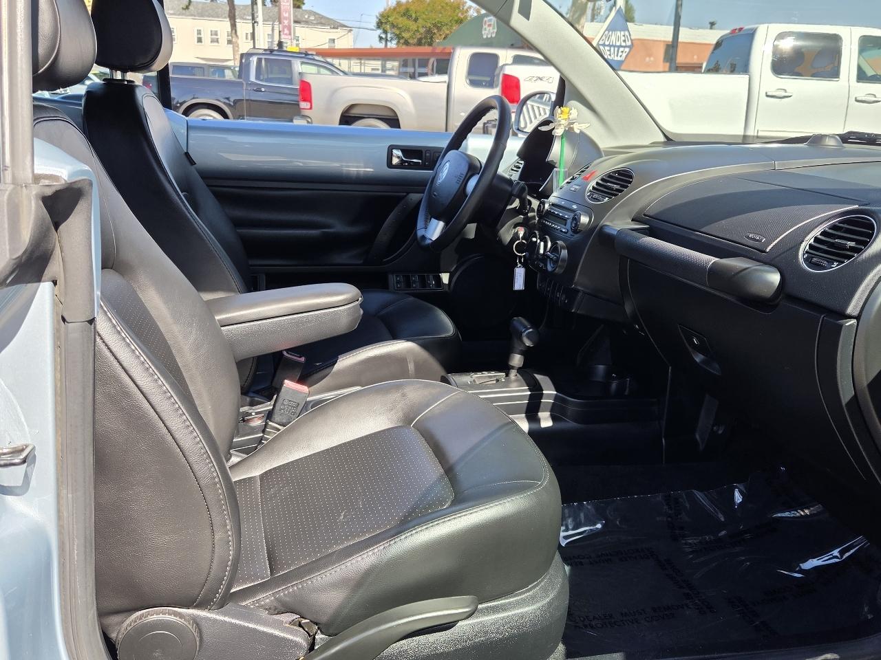 Volkswagen New Beetle Convertible  2009