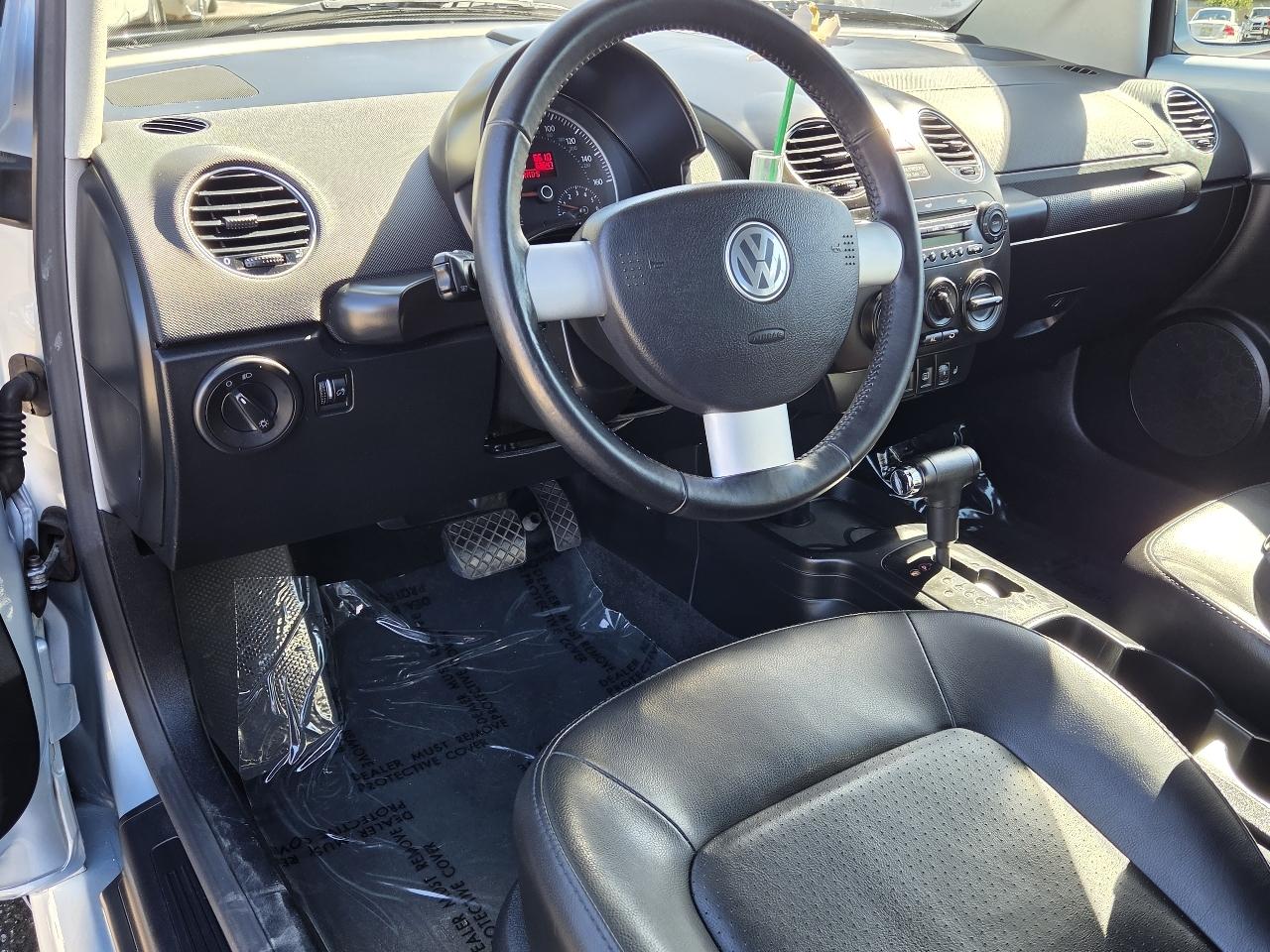 Volkswagen New Beetle Convertible  2009