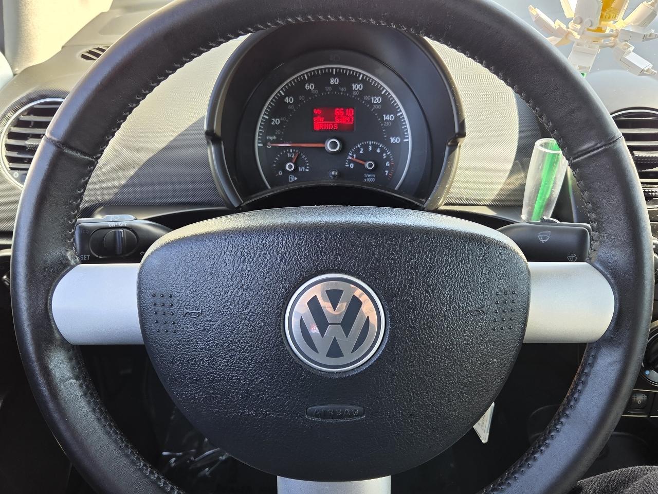 Volkswagen New Beetle Convertible  2009