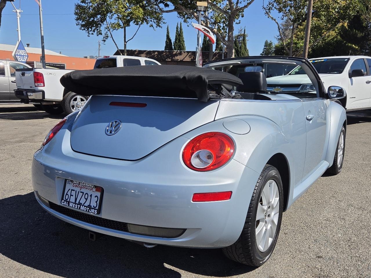 Volkswagen New Beetle Convertible  2009