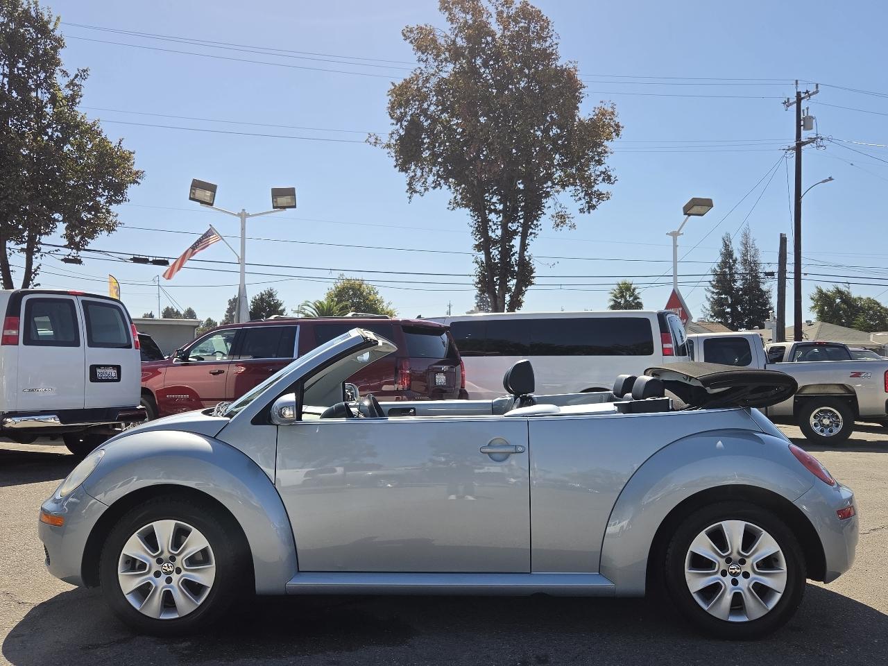 Volkswagen New Beetle Convertible  2009