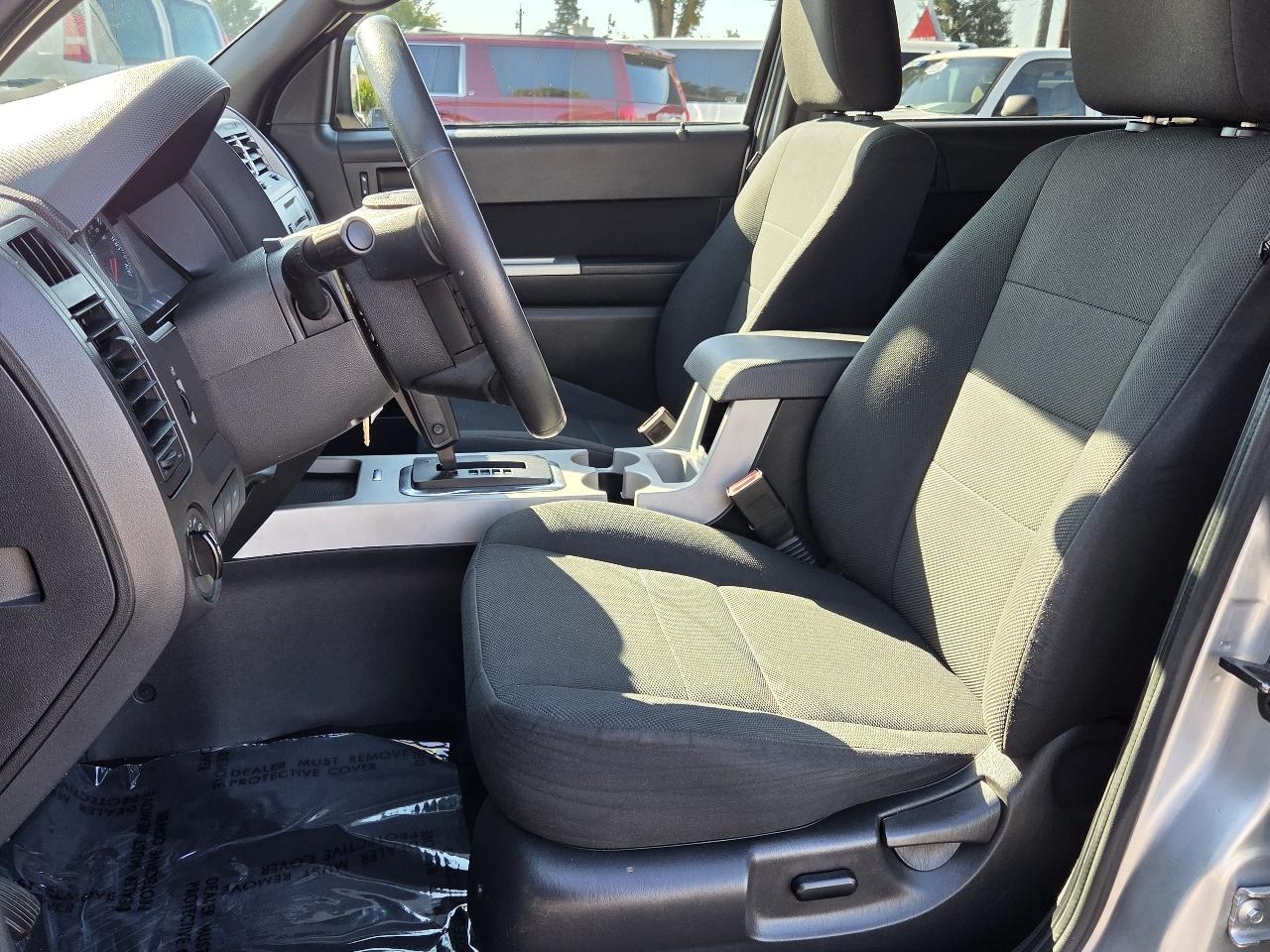Ford Escape photo 3