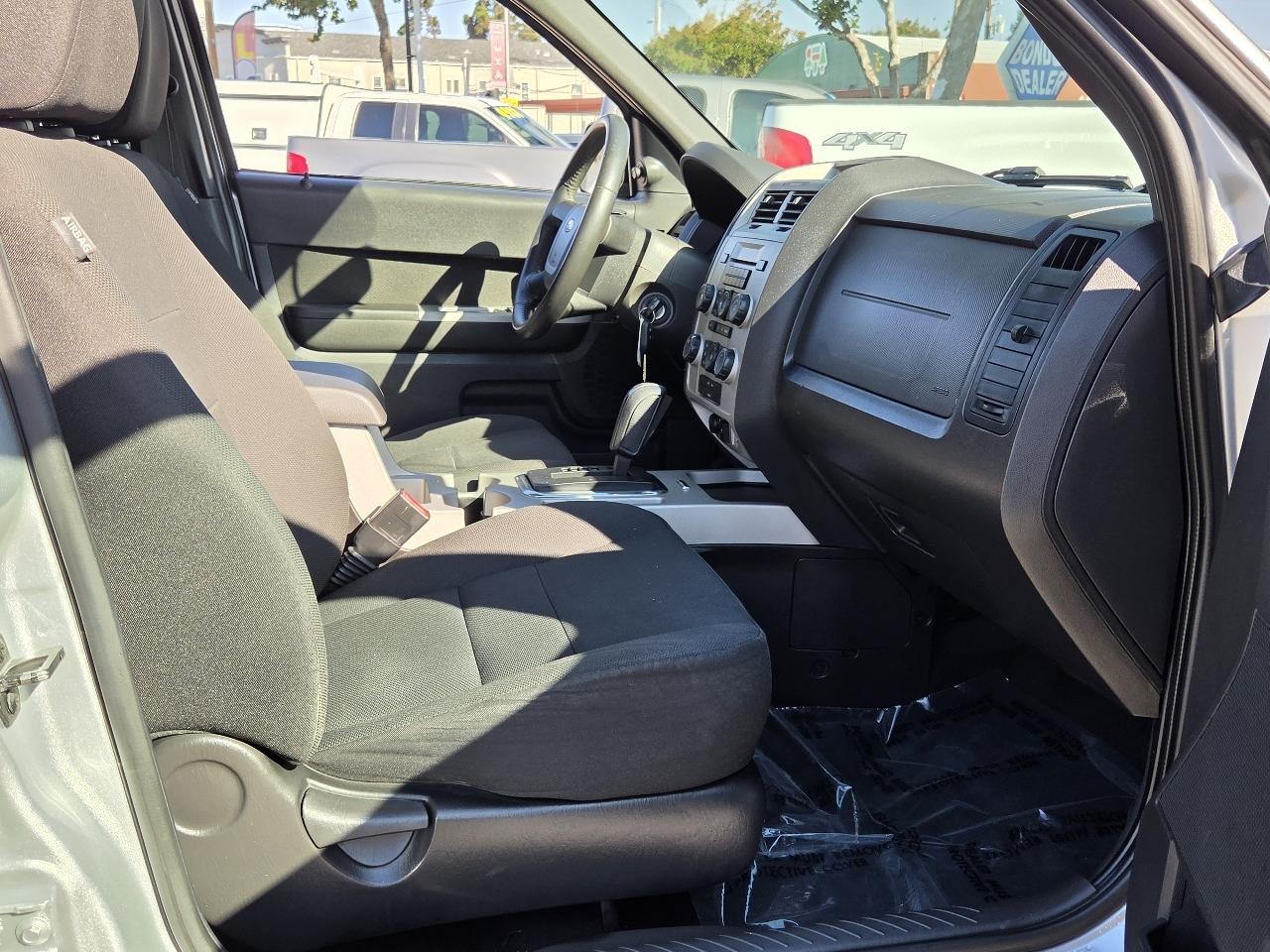 Ford Escape photo 8