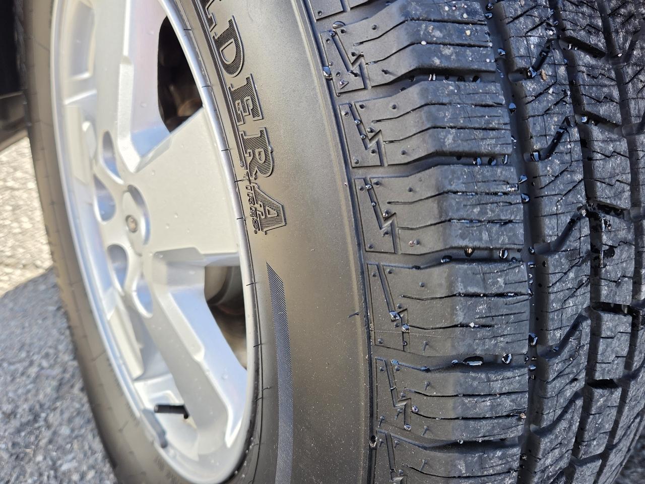 Ford Escape photo 10