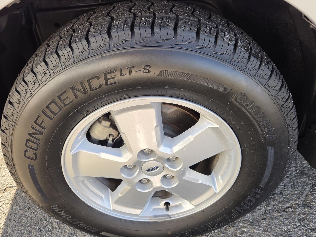 Ford Escape photo 11