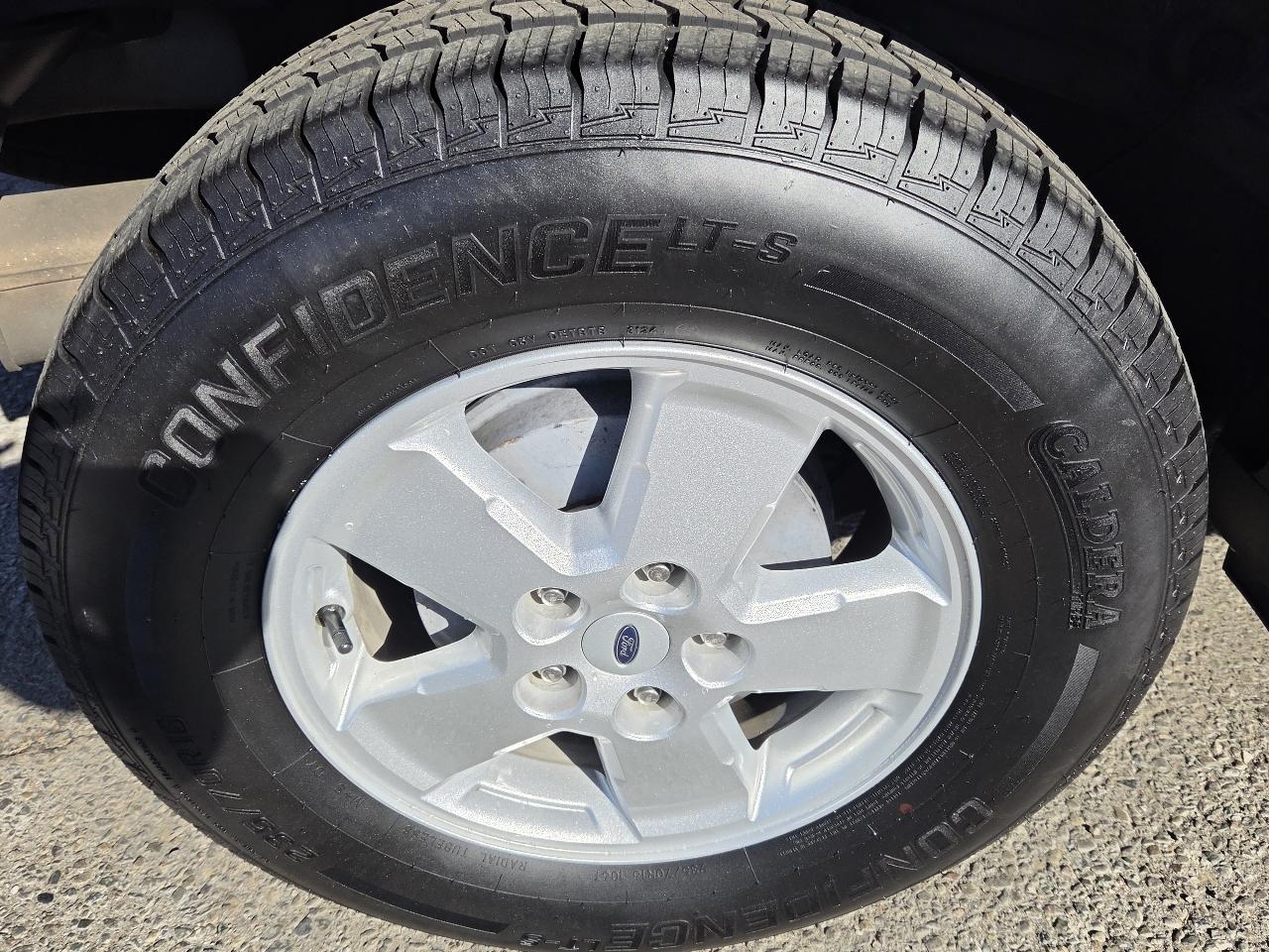 Ford Escape photo 13