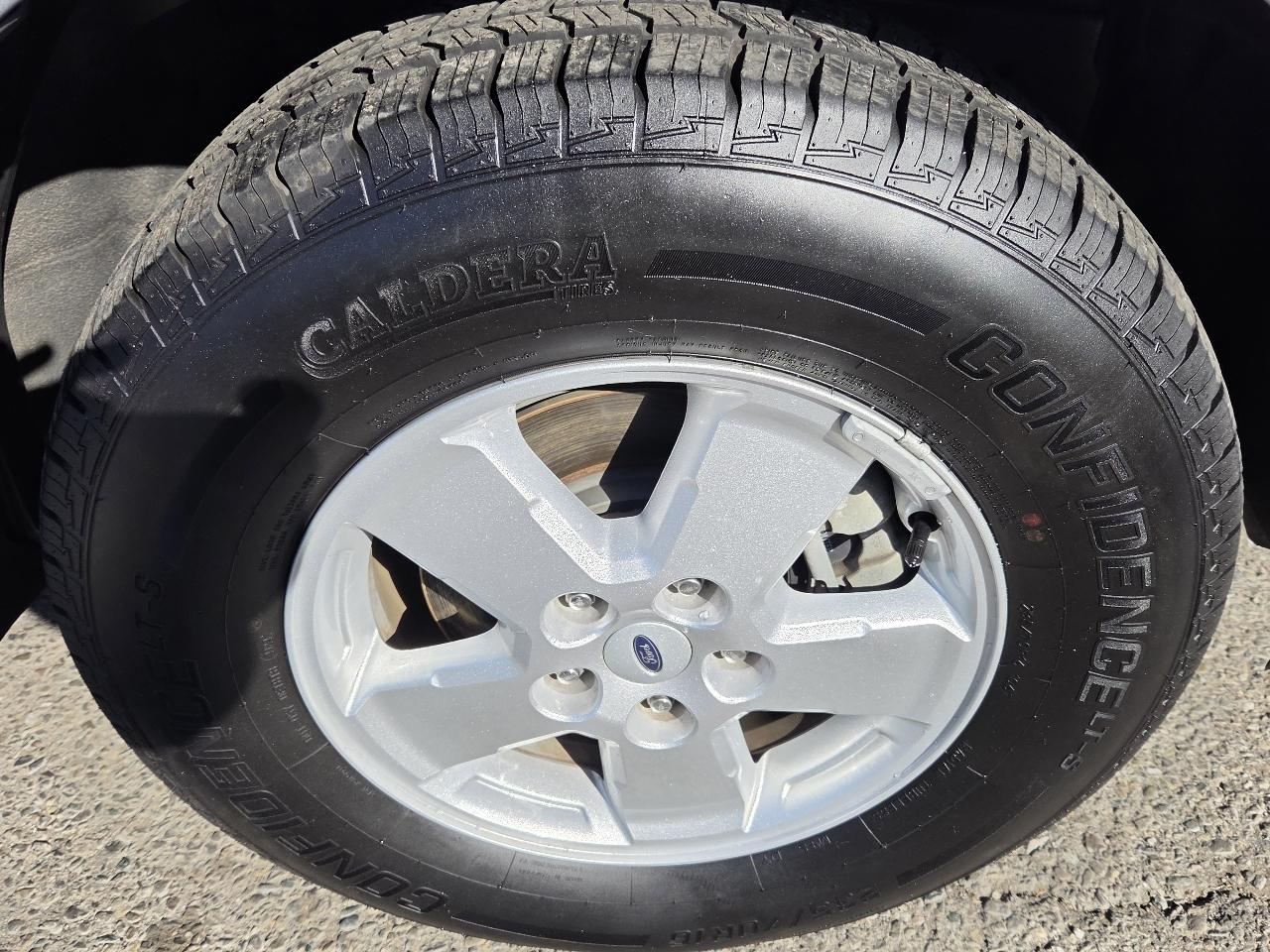 Ford Escape photo 14