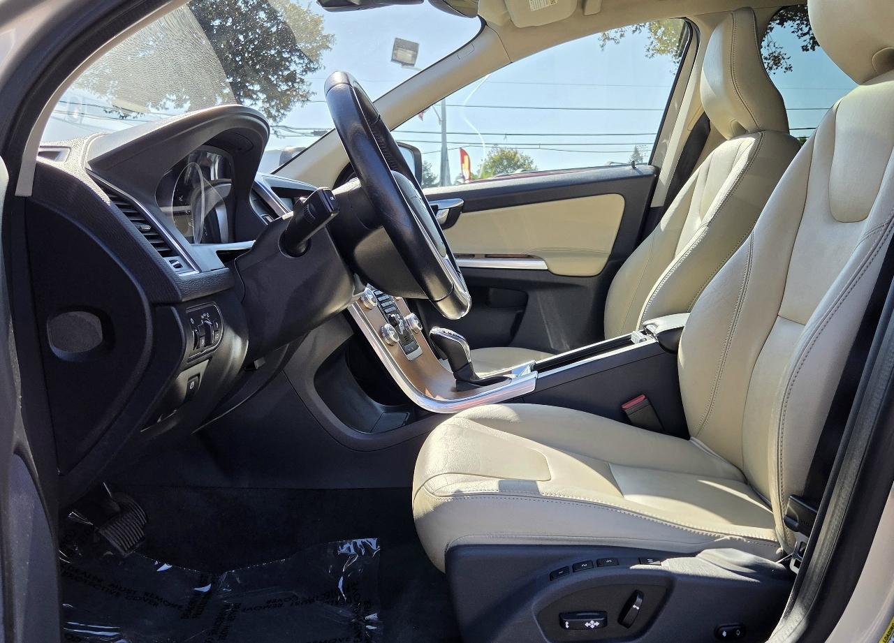 Volvo XC60 photo 3