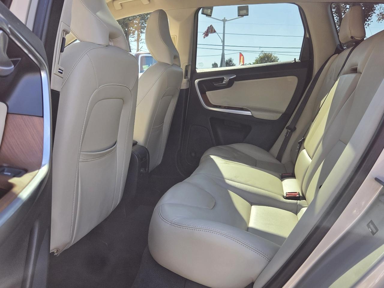 Volvo XC60 photo 4