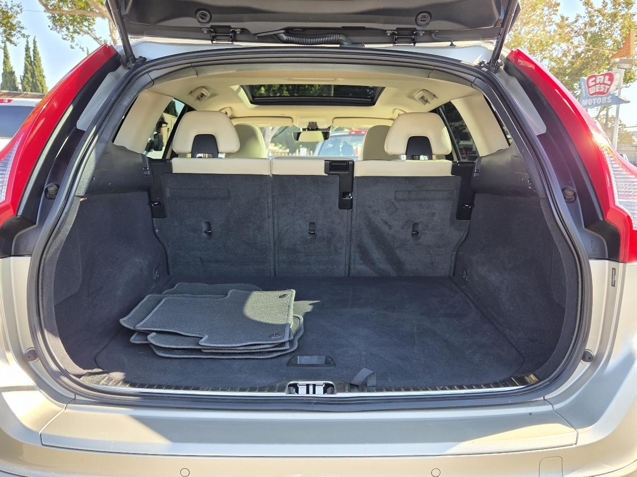 Volvo XC60 photo 6