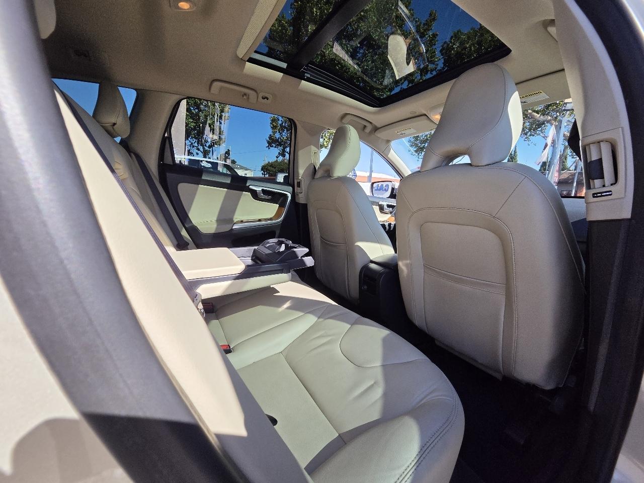 Volvo XC60 photo 7