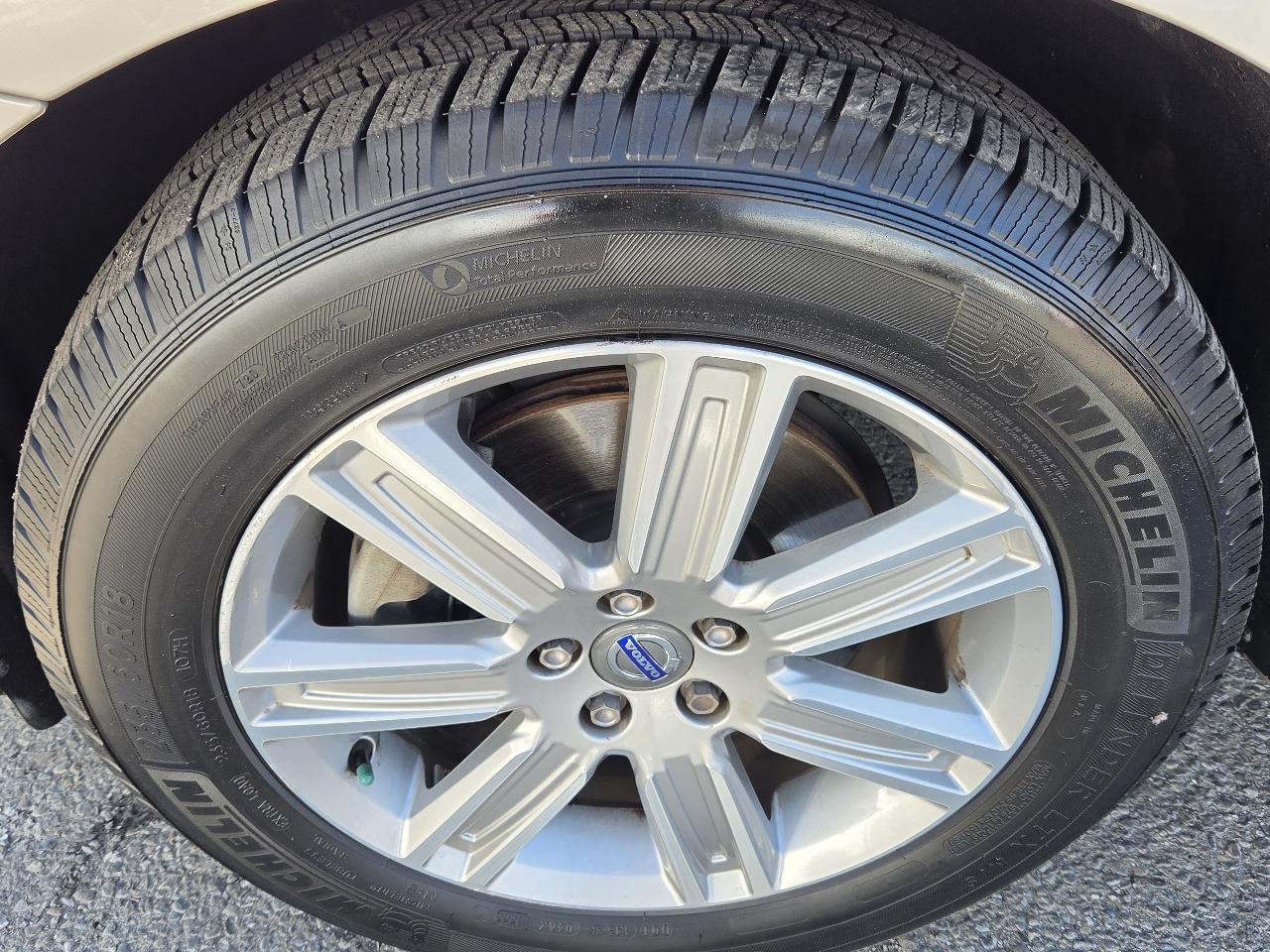Volvo XC60 photo 11