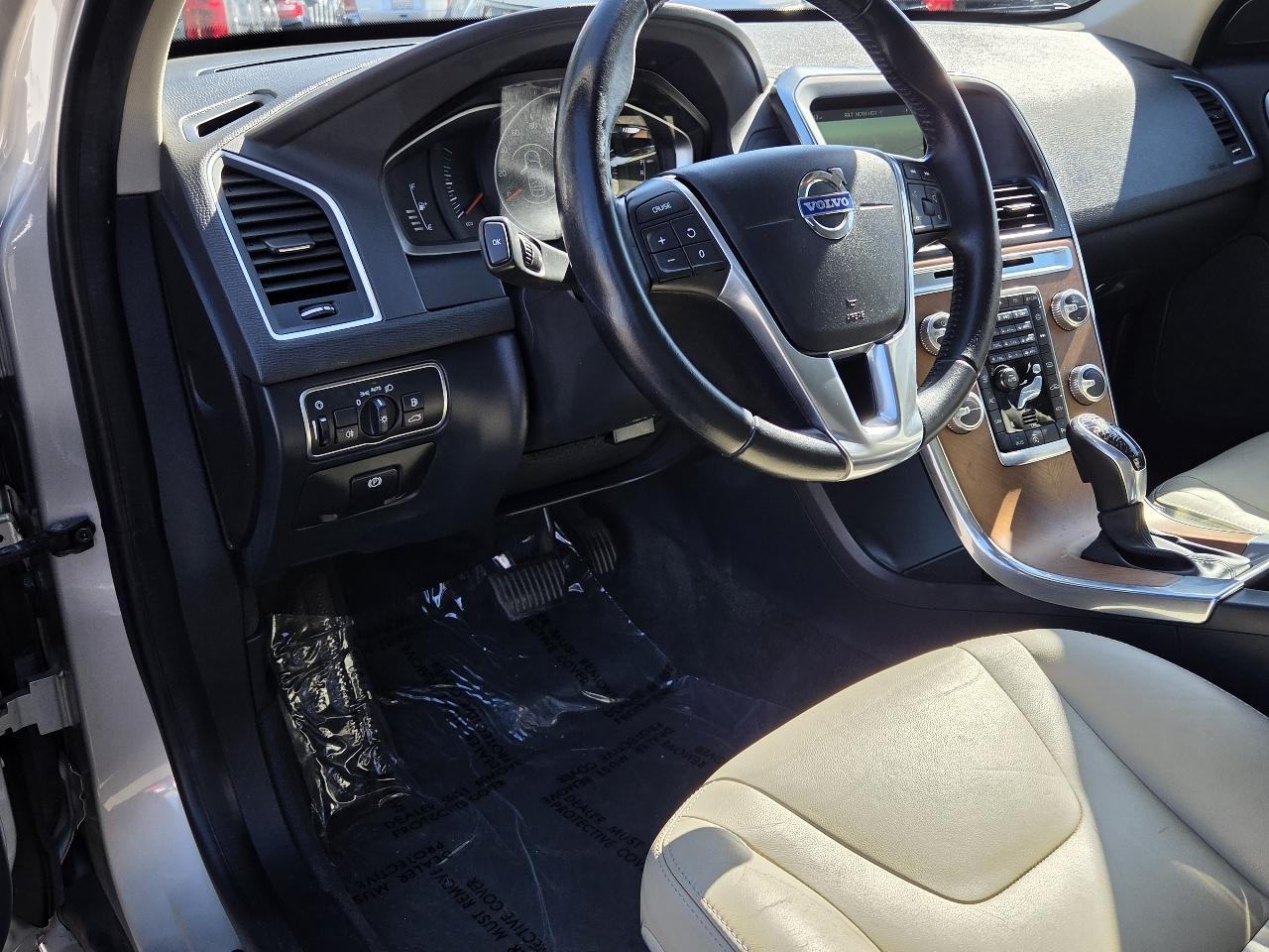Volvo XC60 photo 15