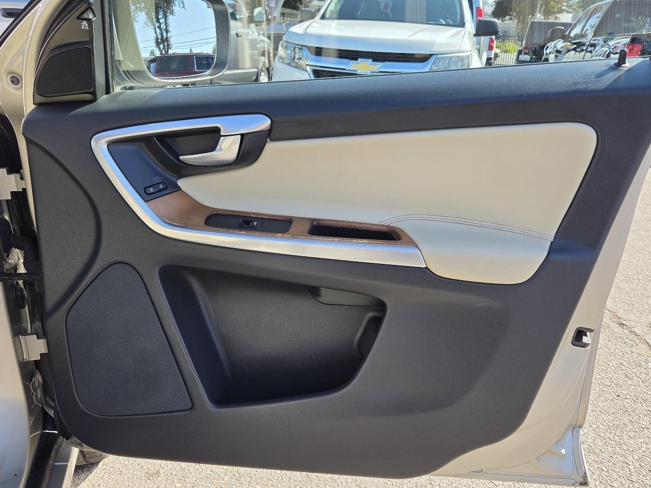 Volvo XC60 photo 31